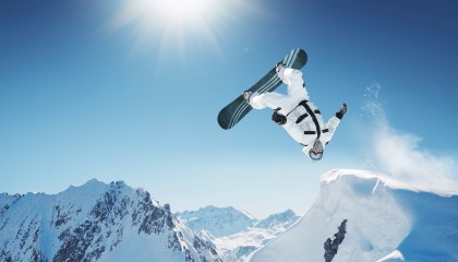 开云体育官网-布克，当舞台灯光亮起，他便是夜空中最灼热的星