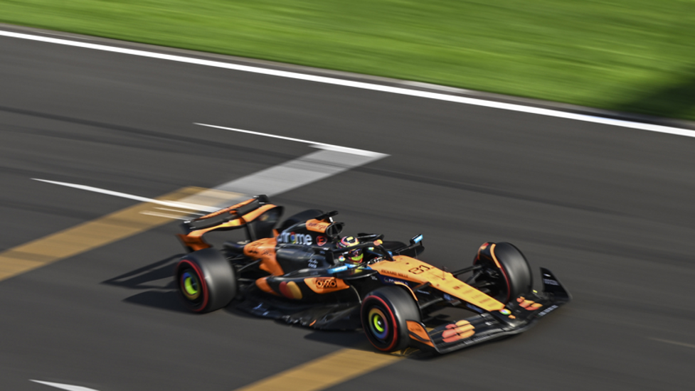 迈凯伦绝杀红牛车队，皮亚斯特里关键制胜