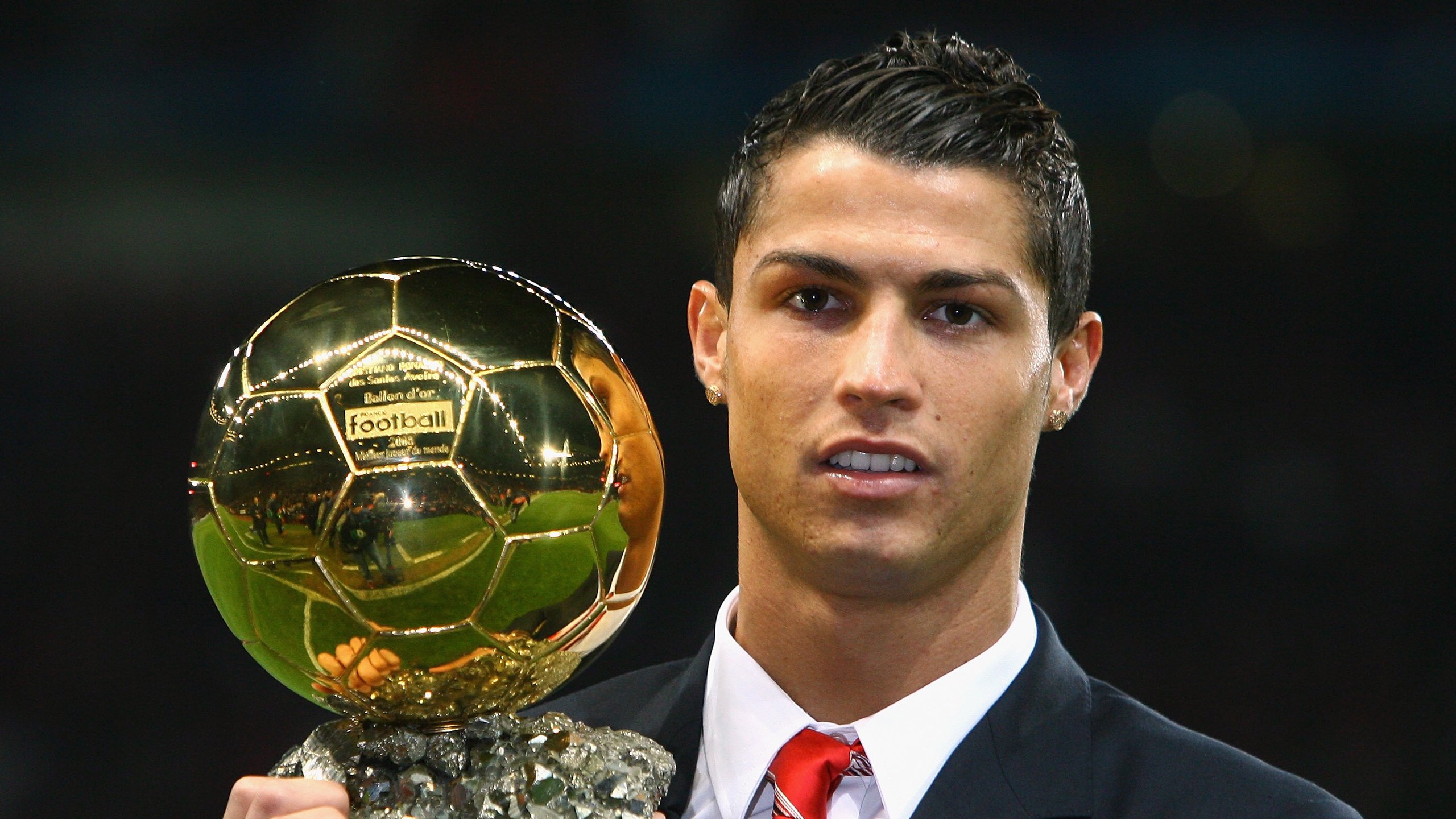 奥斯梅恩统治级数据闪耀,委内瑞拉战术困局映照墨西哥足球哲学