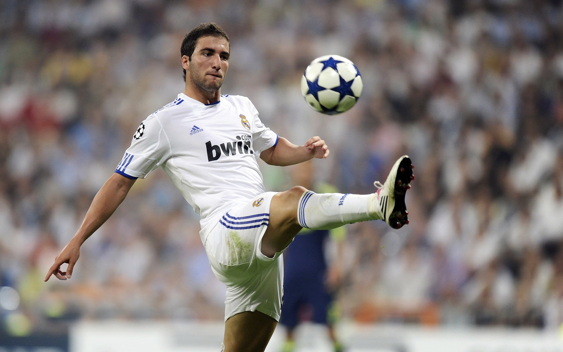 德甲争冠战之夜,哈弗茨刷新纪录,一个非典型英雄的时代宣言