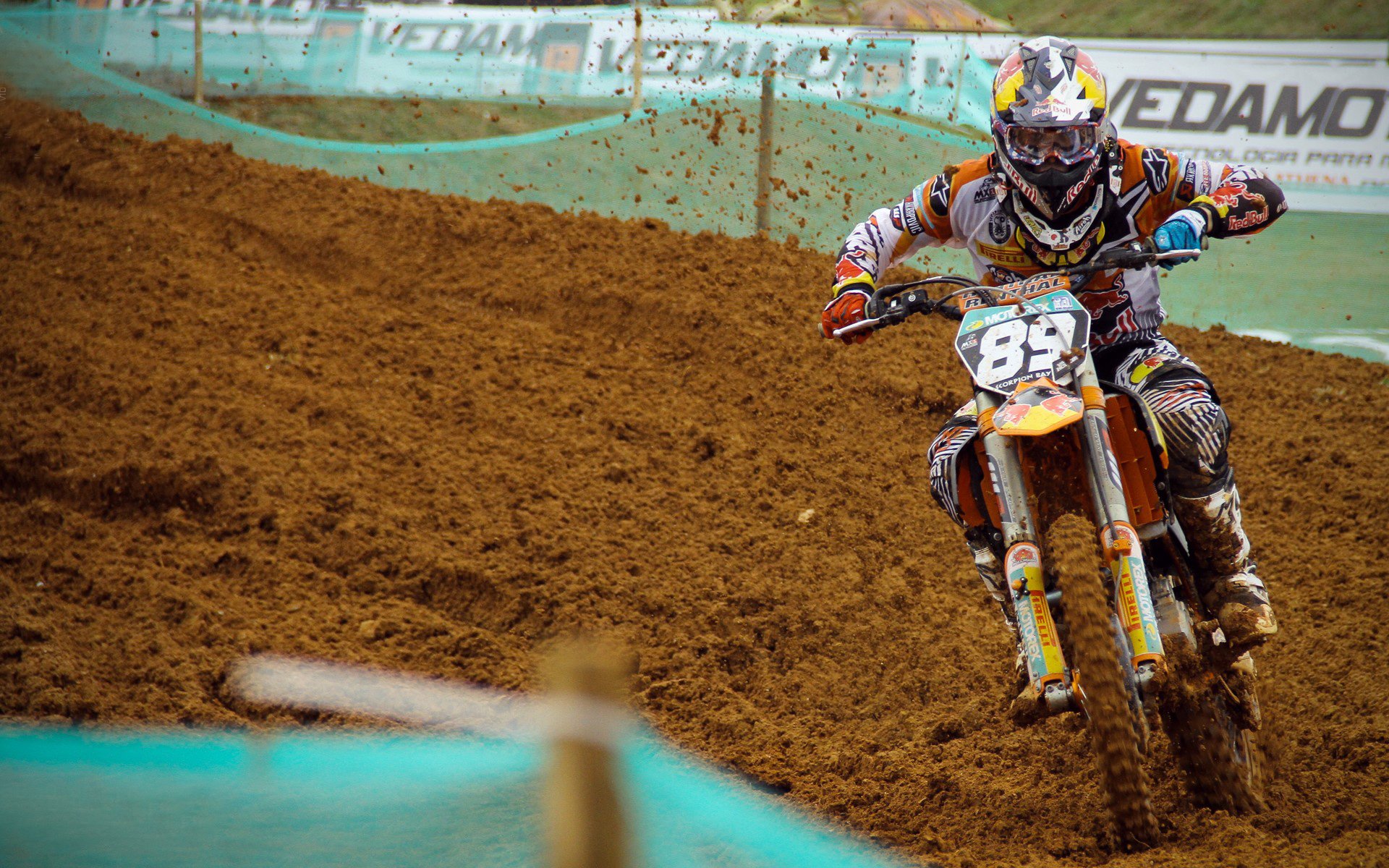 欧冠淘汰赛焦点战，公牛踏平鹈鹕，铁血意志碾碎华丽幻梦